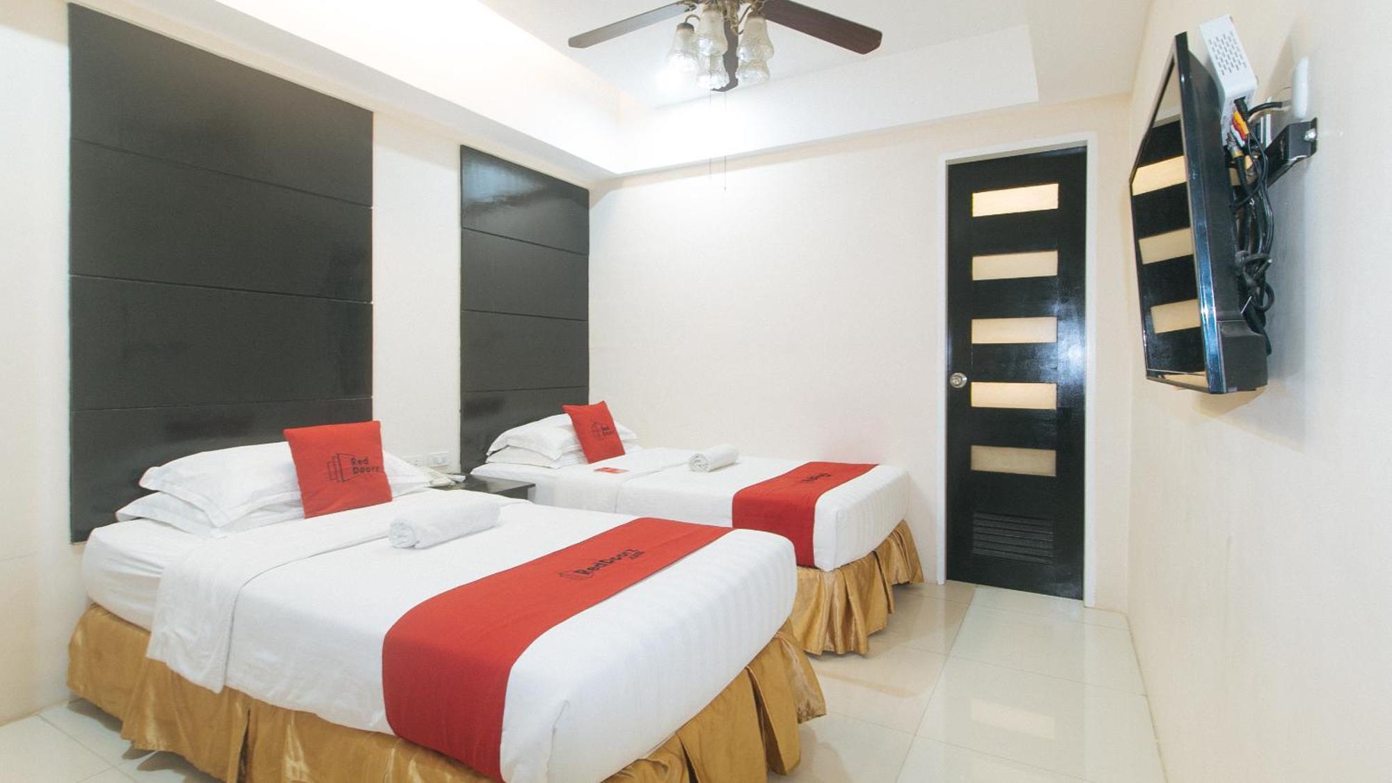 Reddoorz At Grand Apartelle Hernan Cortes Cebu Extérieur photo